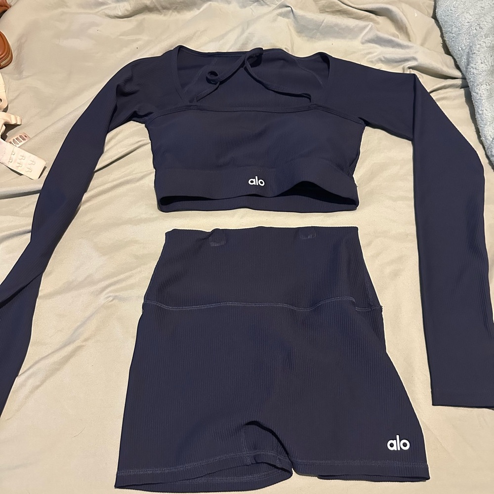 ALO Yoga Deep Blue Workout Set